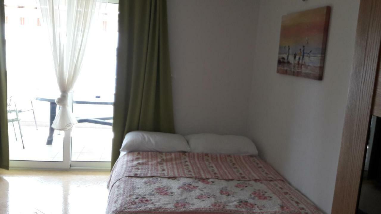 Apartmani Luna Novalja Exterior foto